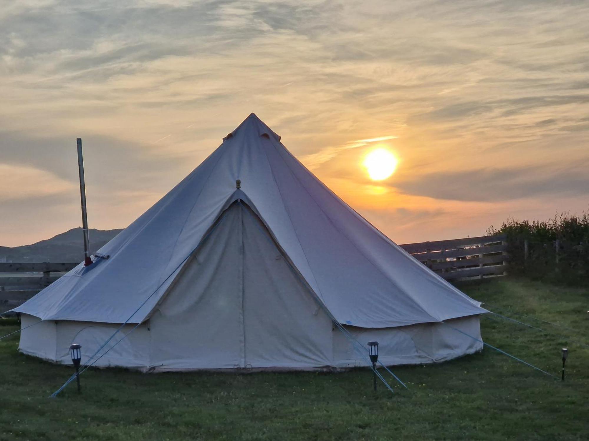 Beautiful 1-Bed Bell Tent In Holyhead Eksteriør bilde