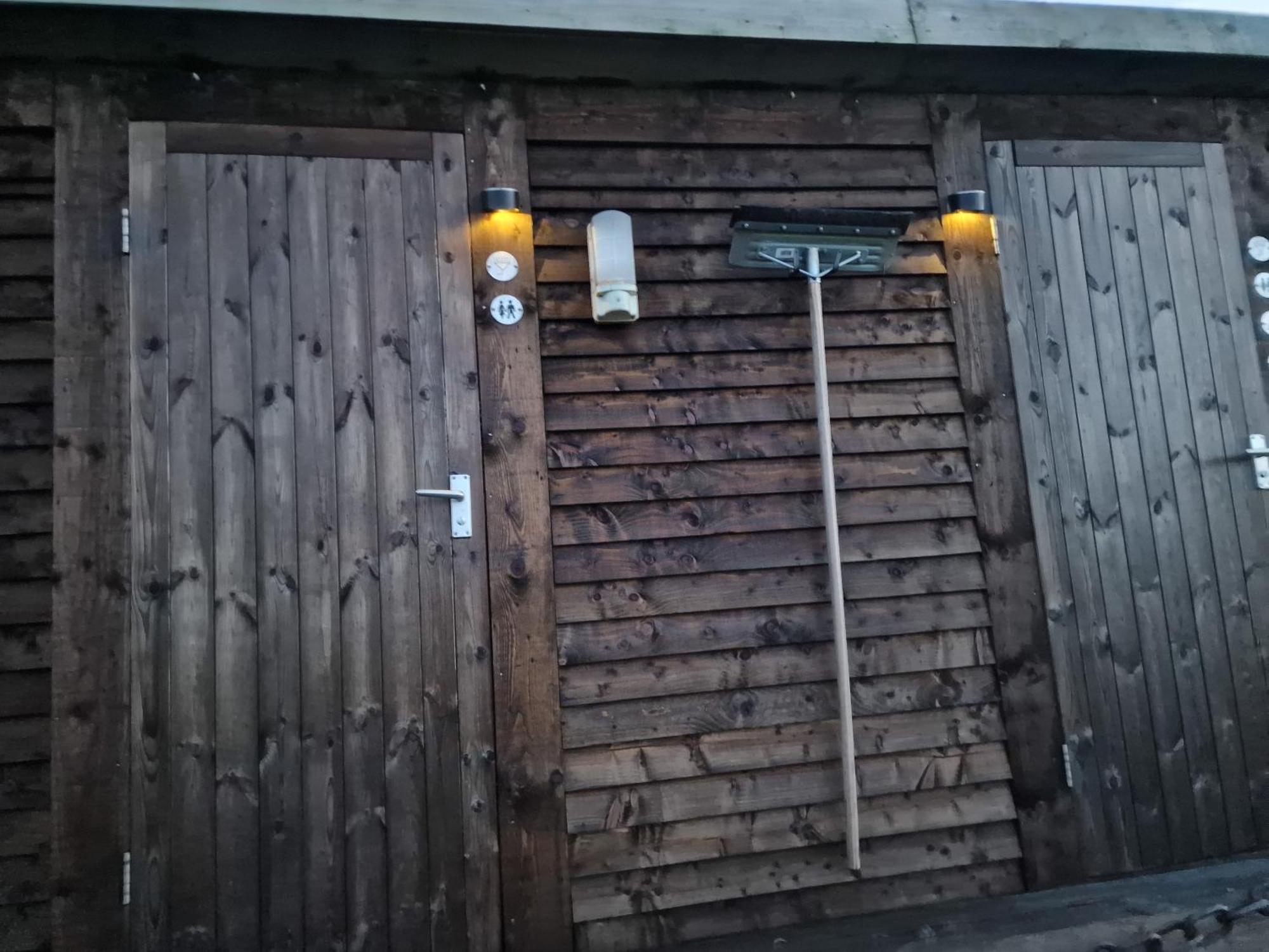 Beautiful 1-Bed Bell Tent In Holyhead Eksteriør bilde